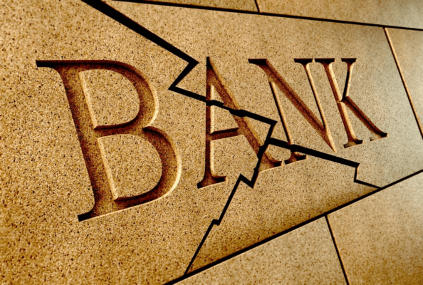 Crypto and banking crisis. A review by a bitcoin mixer: mixero.money